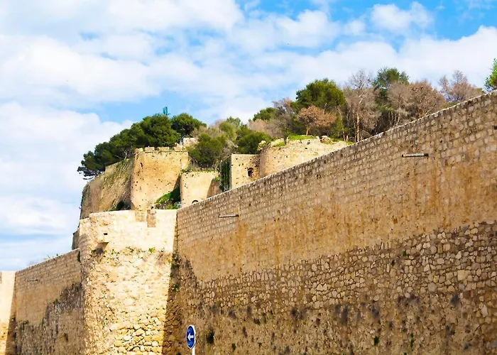 Vilamurada • Terraza Con Vistas Al Casco Antiguo Feriehus Dénia